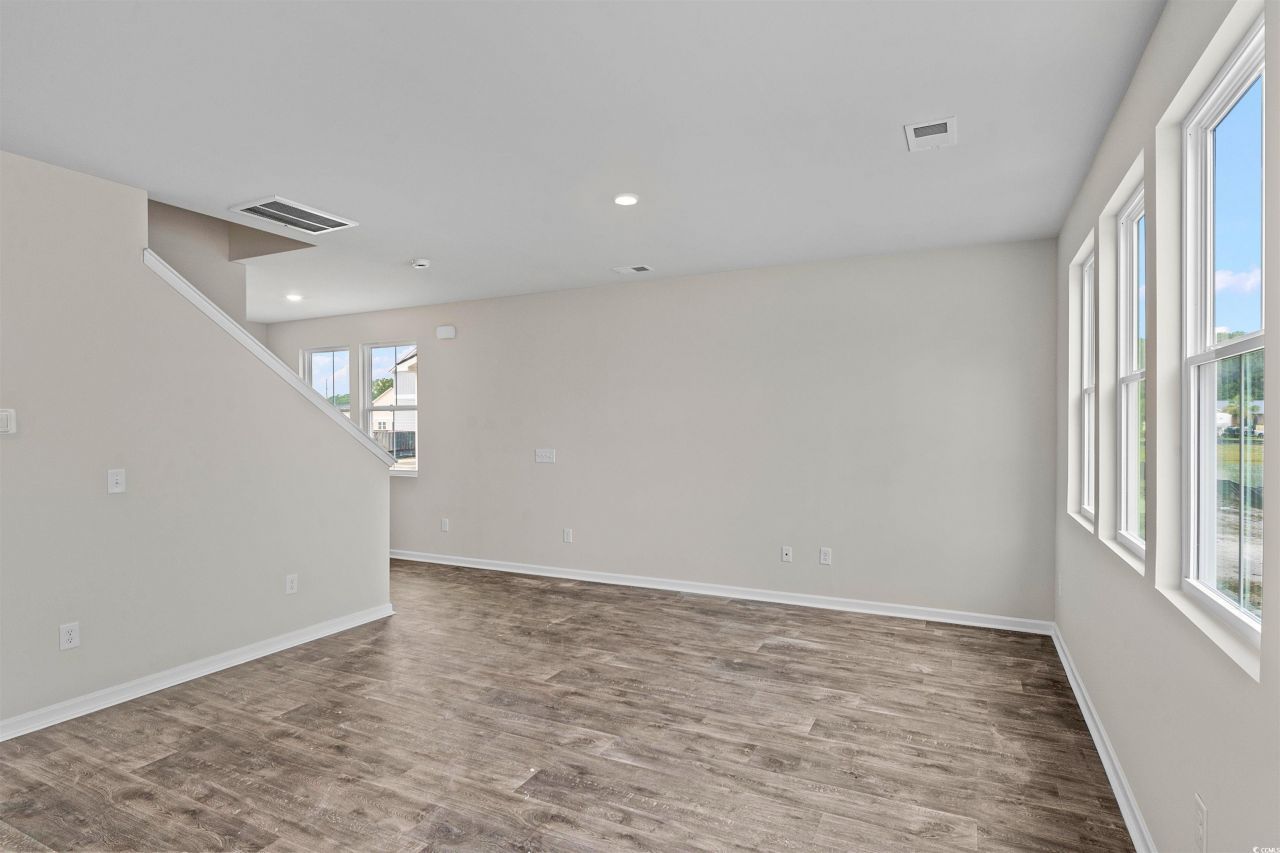 601 Southwind Way Photo 10