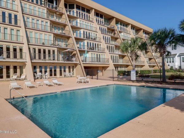 520 Beach Boulevard, Biloxi, MS 39530