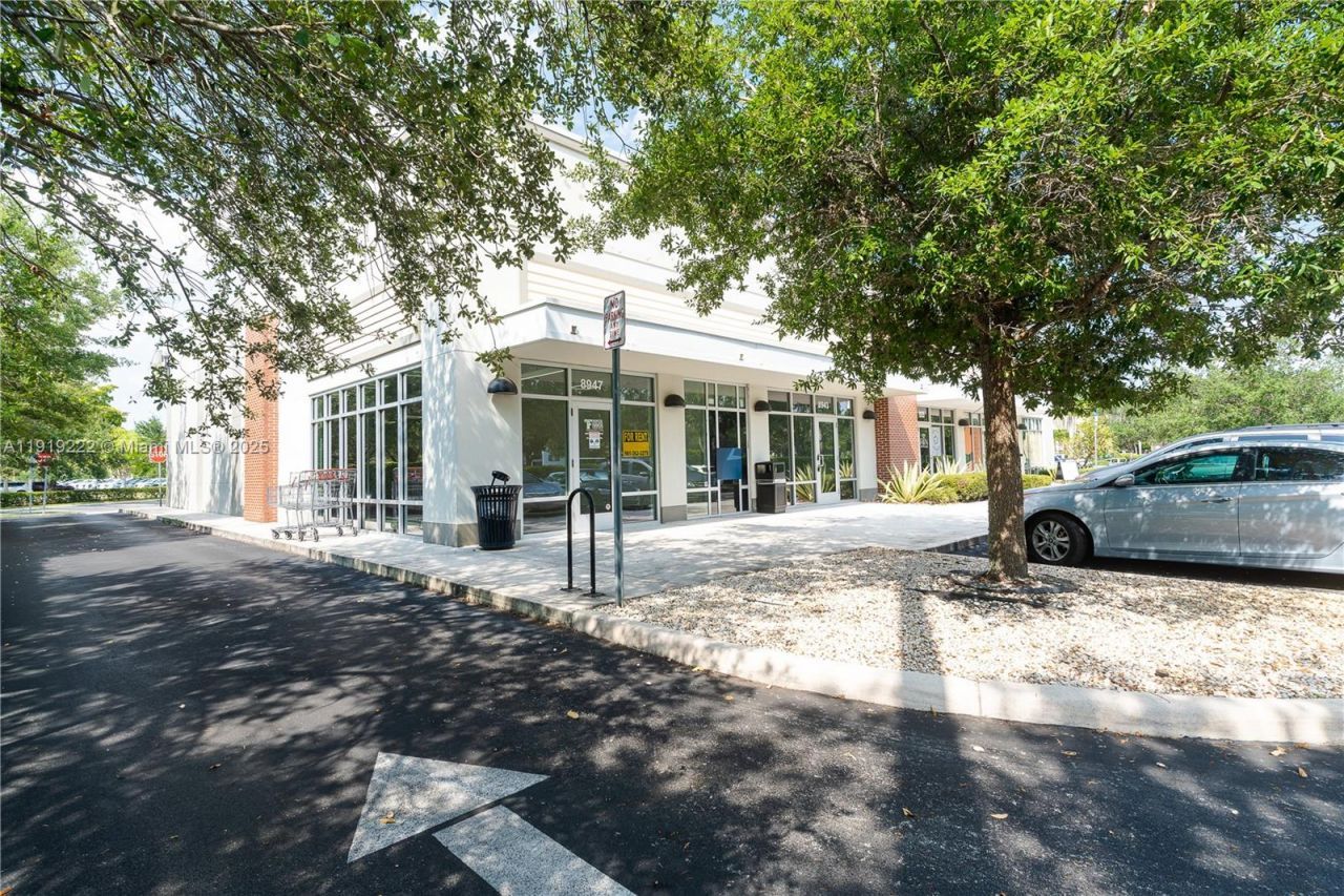 8931-8947 W Atlantic Blvd, Coral Springs, FL 33071 Photo