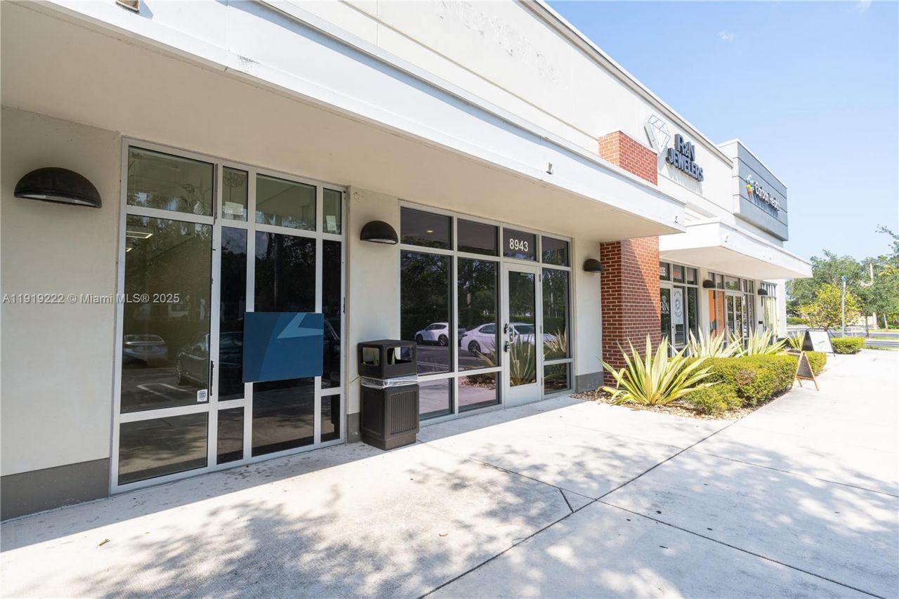 8931-8947 W Atlantic Blvd, Coral Springs, FL 33071 Photo