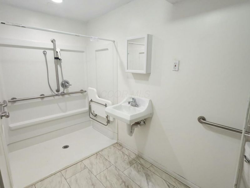 395 W Main Street, Newark, OH 43055 Photo 15