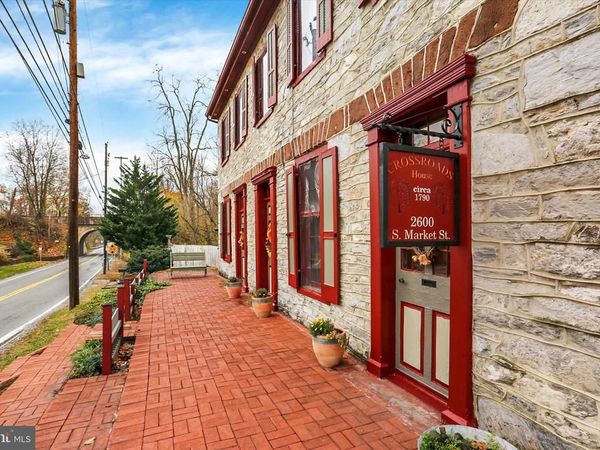 2600 S MARKET STREET, MECHANICSBURG, PA 17055
