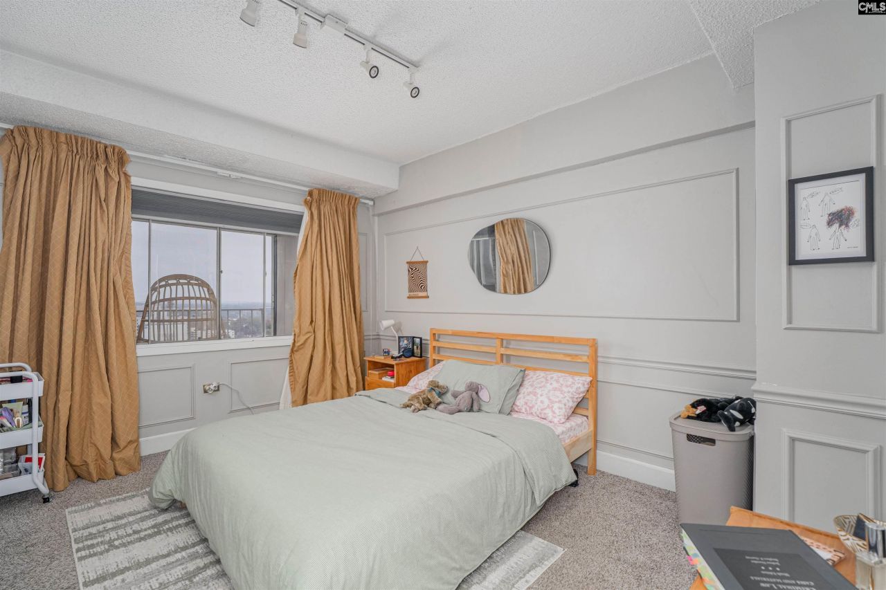 1520 Senate Street  Photo 14