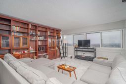 1520 Senate Street  photo 4