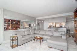 1520 Senate Street  photo 4