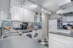 1520 Senate Street  photo 4