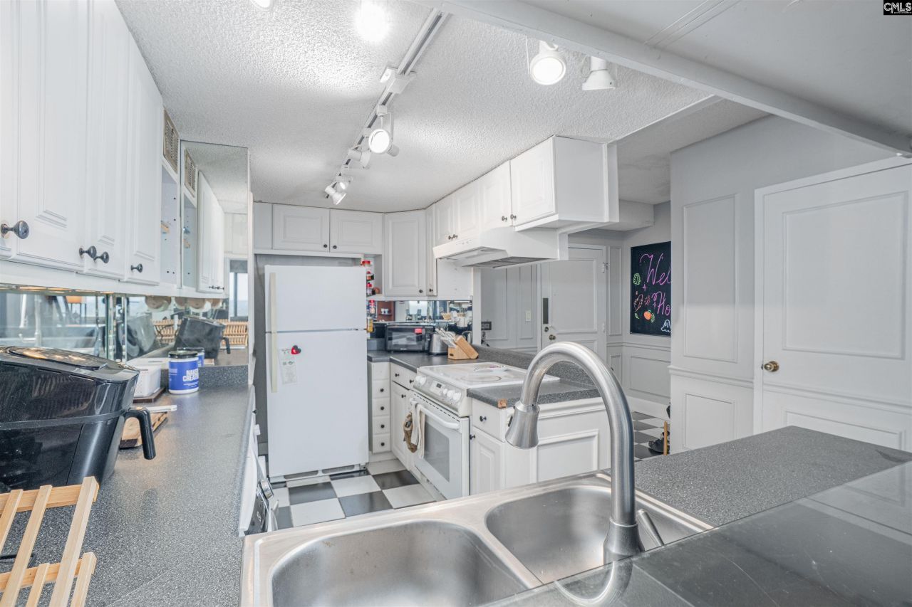 1520 Senate Street  Photo 6