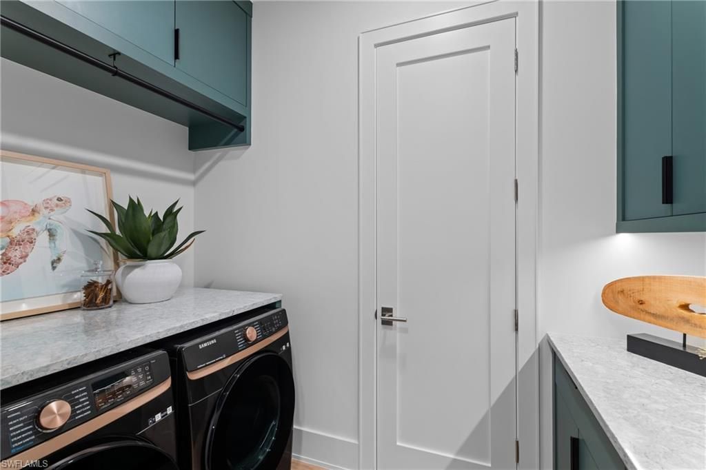 82 9th St S, Unit 301, Naples, FL 34102 Photo