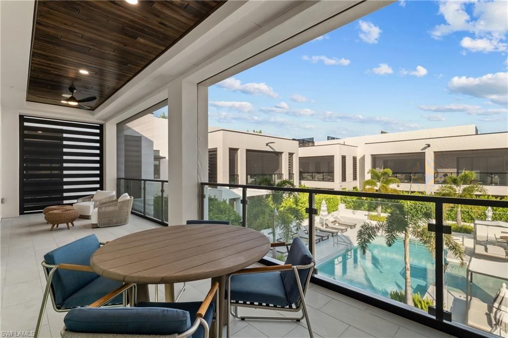 82 9th St S, Unit 301, Naples, FL 34102 Photo