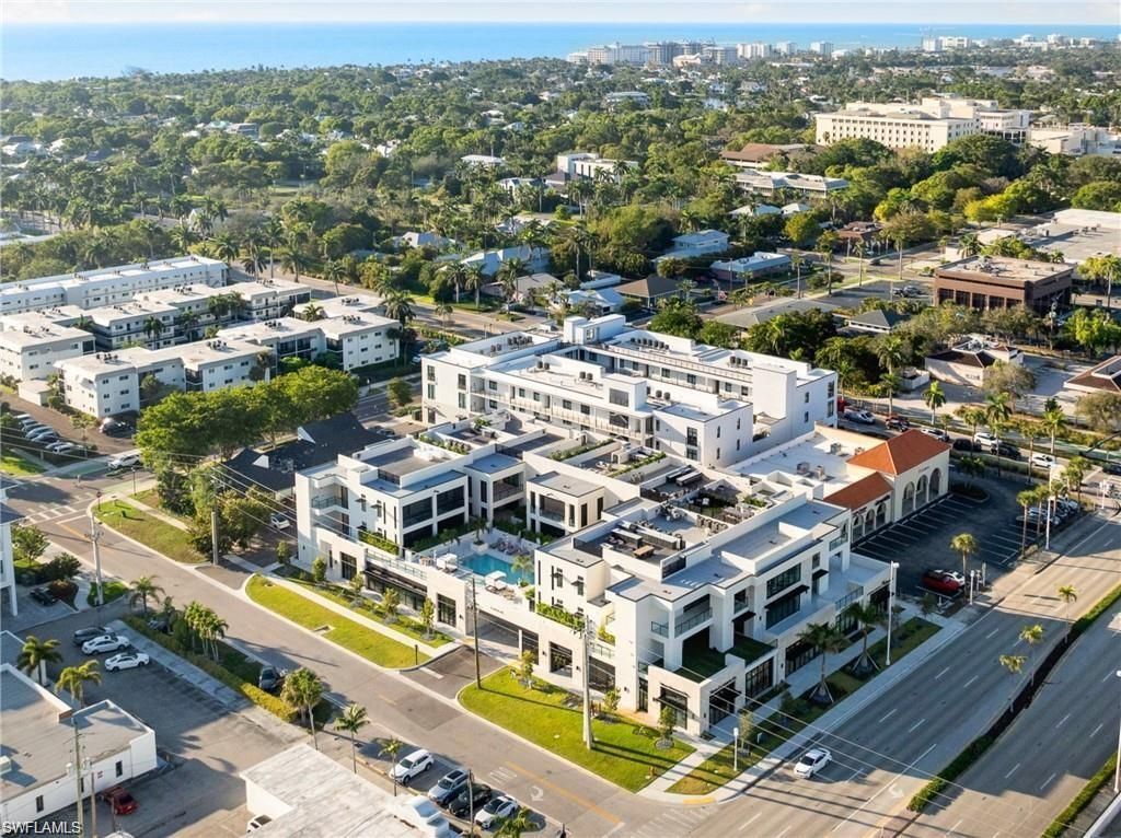 82 9th St S, Unit 301, Naples, FL 34102 Photo