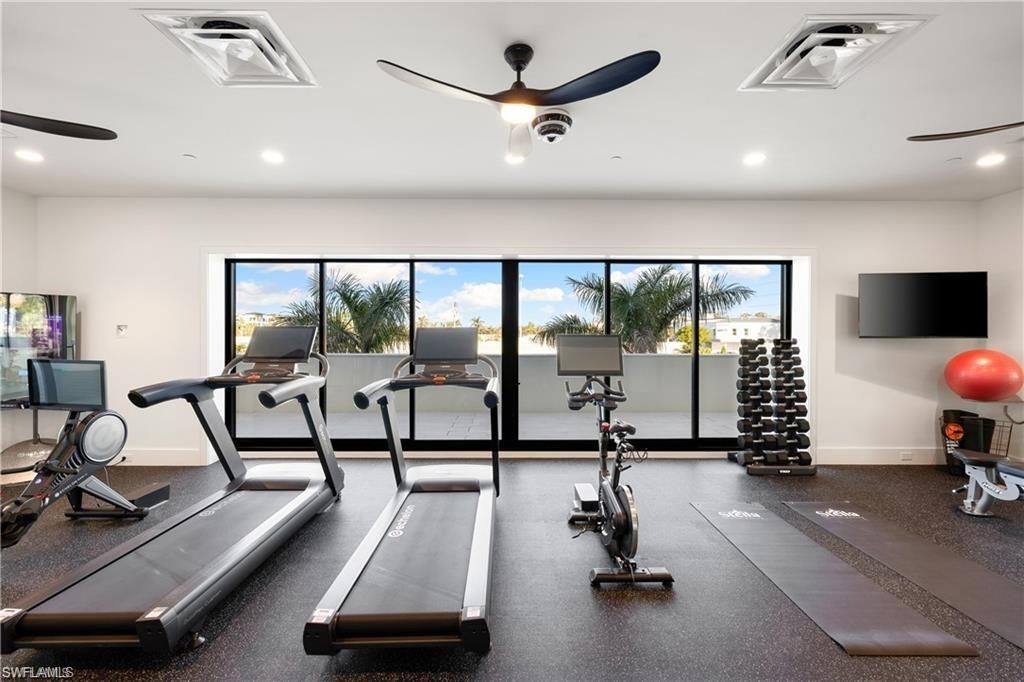 82 9th St S, Unit 301, Naples, FL 34102 Photo