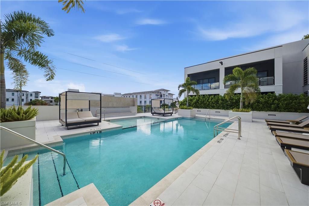 82 9th St S, Unit 301, Naples, FL 34102 Photo