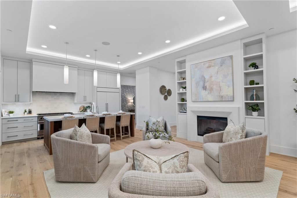 82 9th St S, Unit 301, Naples, FL 34102 Photo