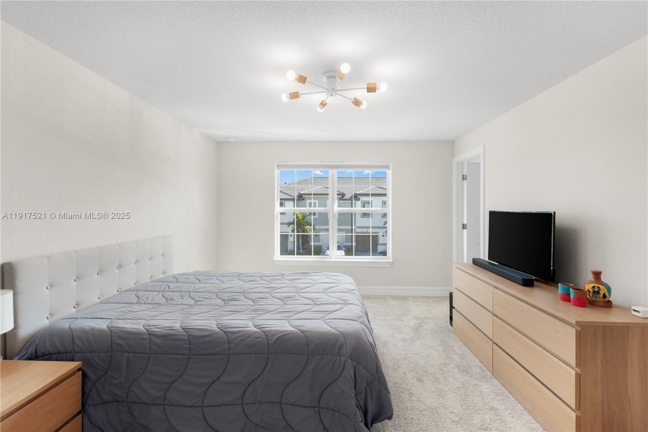 2917 Olivia Ave, Unit 2917, Lauderdale Lakes, FL 33311 Photo