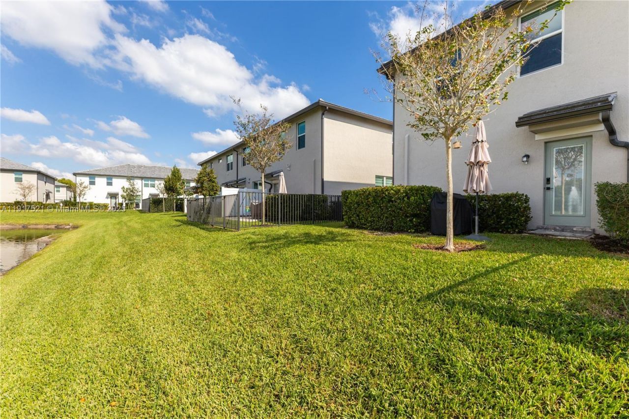 2917 Olivia Ave, Unit 2917, Lauderdale Lakes, FL 33311 Photo