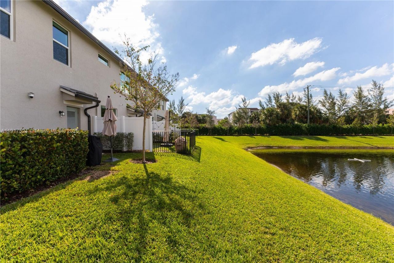 2917 Olivia Ave, Unit 2917, Lauderdale Lakes, FL 33311 Photo