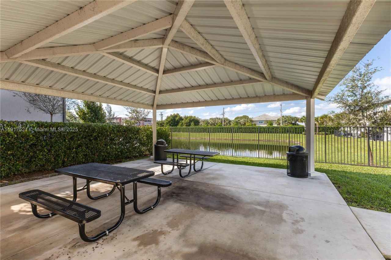 2917 Olivia Ave, Unit 2917, Lauderdale Lakes, FL 33311 Photo