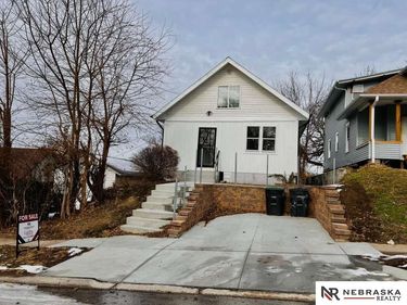 2614 Pierce Street, Omaha, NE 68105