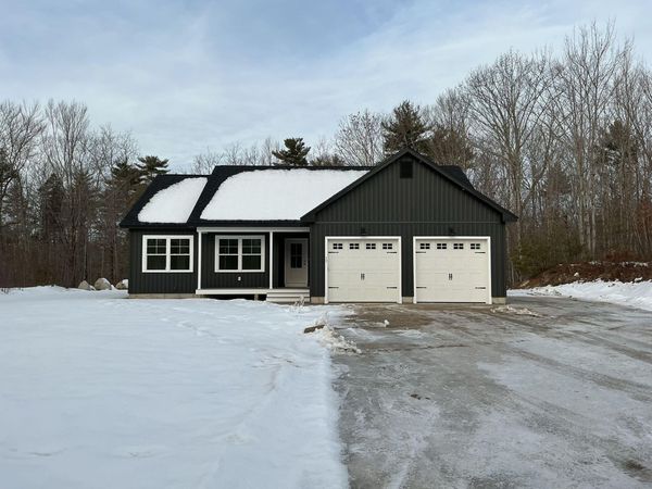17 Murray Drive, Raymond, ME 04071