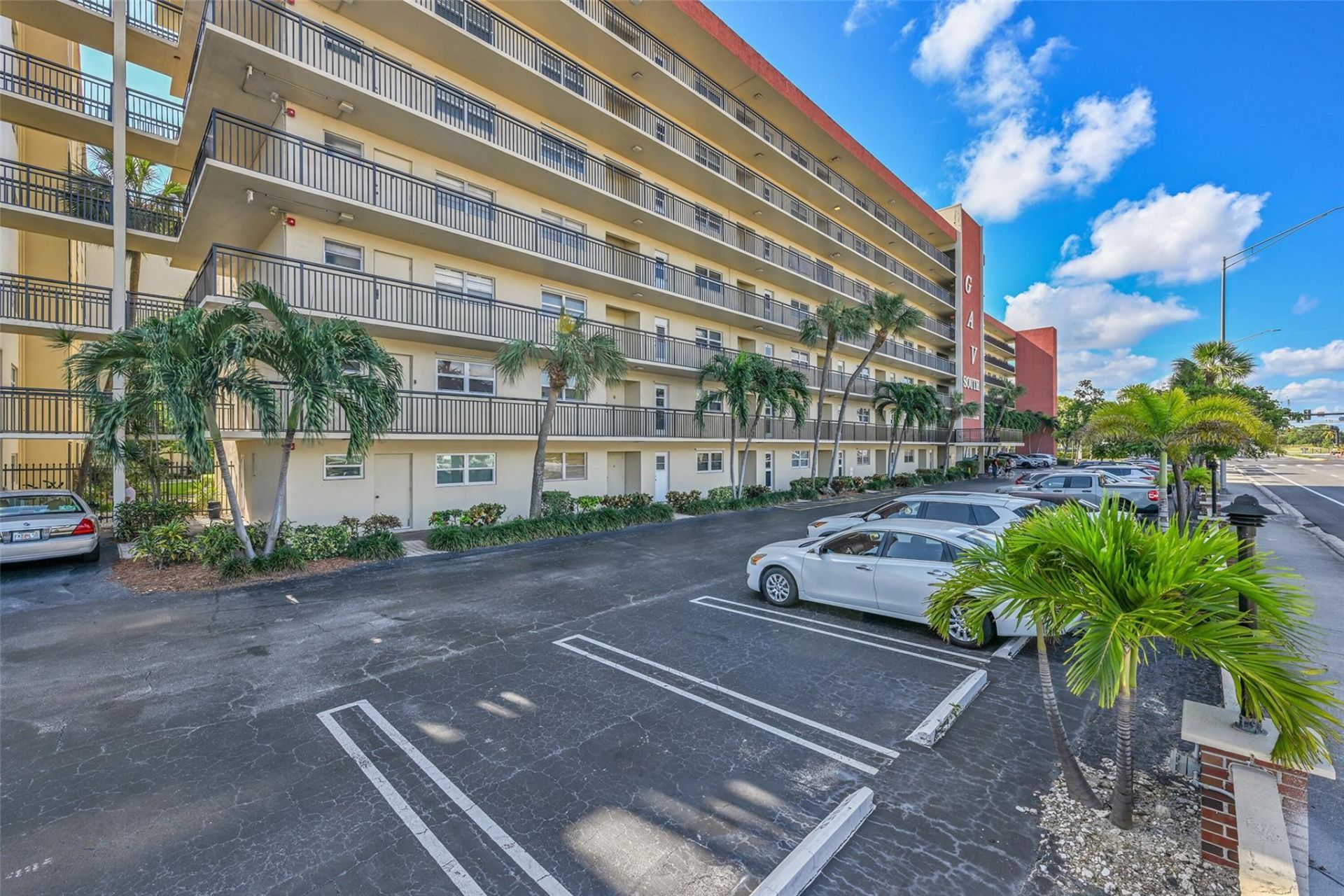 2350 NE 14th Street Causeway, Unit 609, Pompano Beach, FL 33062 Photo
