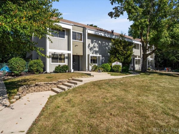 6953 Woodridge Drive, Woodridge, IL 60517
