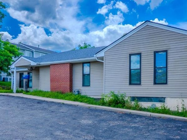 10587 Montgomery Road, Montgomery, OH 45242