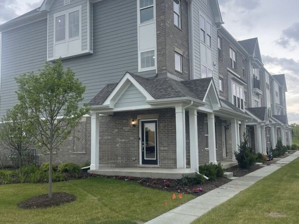 Unit 32002, Woodridge, IL 60517