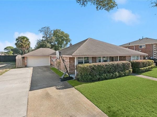 7149 WESTHAVEN Road, New Orleans, LA 70126