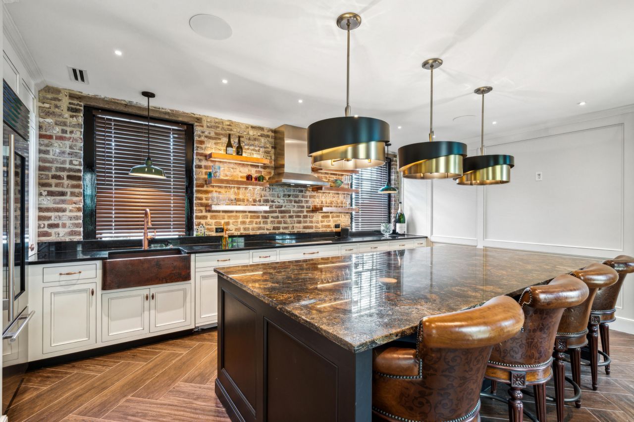 25 East Battery Street Photo 111