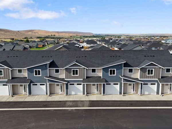 370 Ivy Street NE, Unit E23, Ephrata, WA 98823