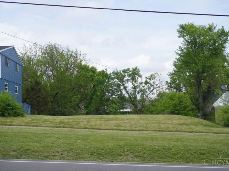 888 W Kemper Road, Forest Park, OH 45240 Photo 2