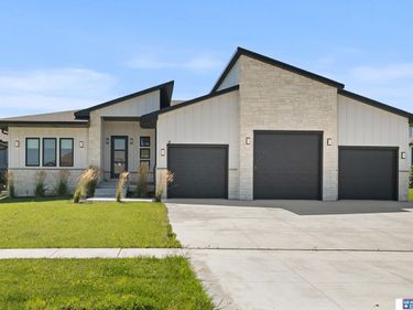 6517 S 90th Street, Lincoln, NE 68526