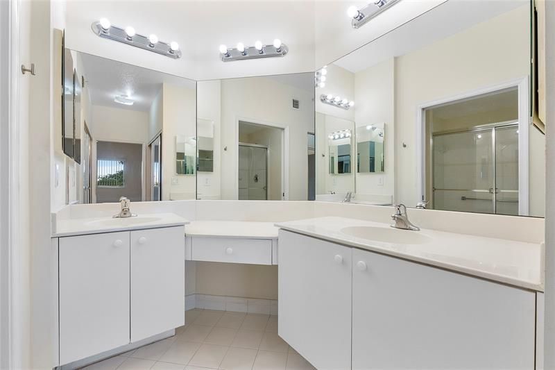 7765 Yardley Drive, Unit 403, Fort Lauderdale, FL 33321 Photo