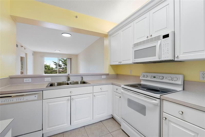 7765 Yardley Drive, Unit 403, Fort Lauderdale, FL 33321 Photo