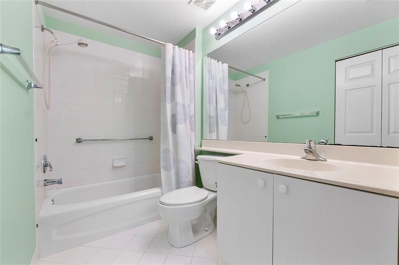 7765 Yardley Drive, Unit 403, Fort Lauderdale, FL 33321 Photo