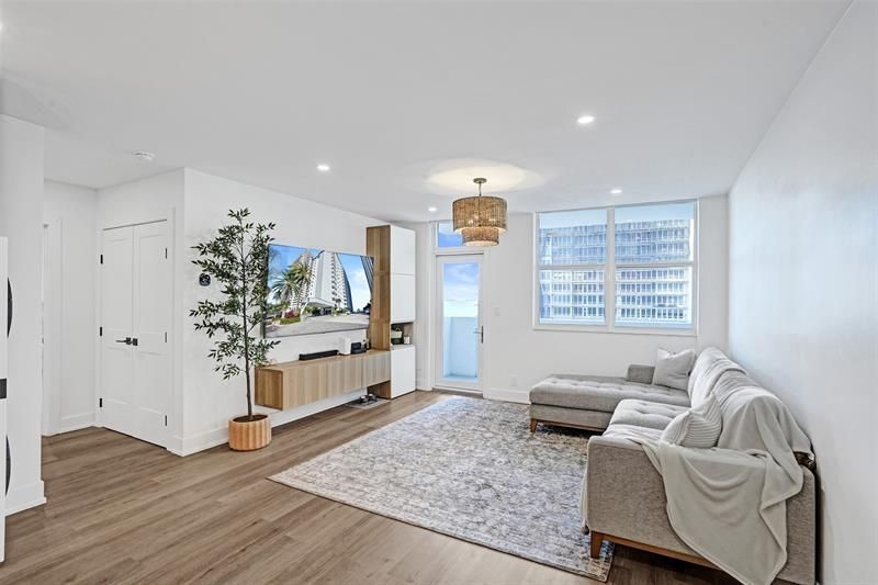 4250 Galt Ocean Drive, Unit 10C, Fort Lauderdale, FL 33308 Photo