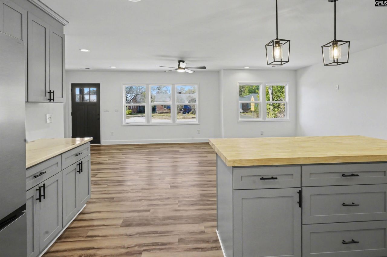 1506 S Kilbourne Road  Photo 4