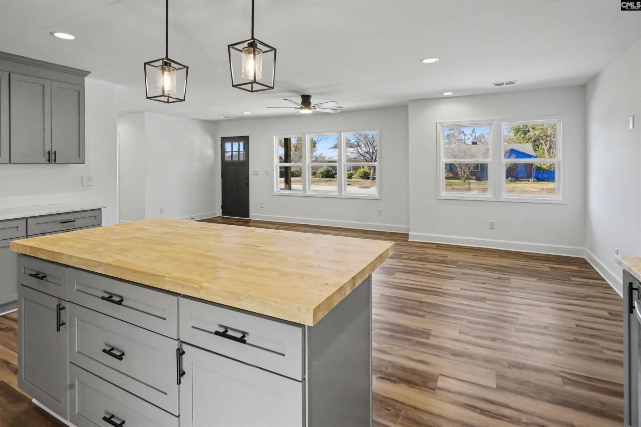 1506 S Kilbourne Road  Photo 7