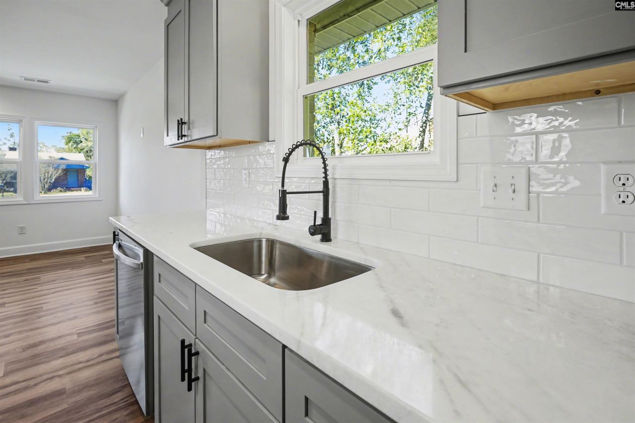 1506 S Kilbourne Road  Photo 9