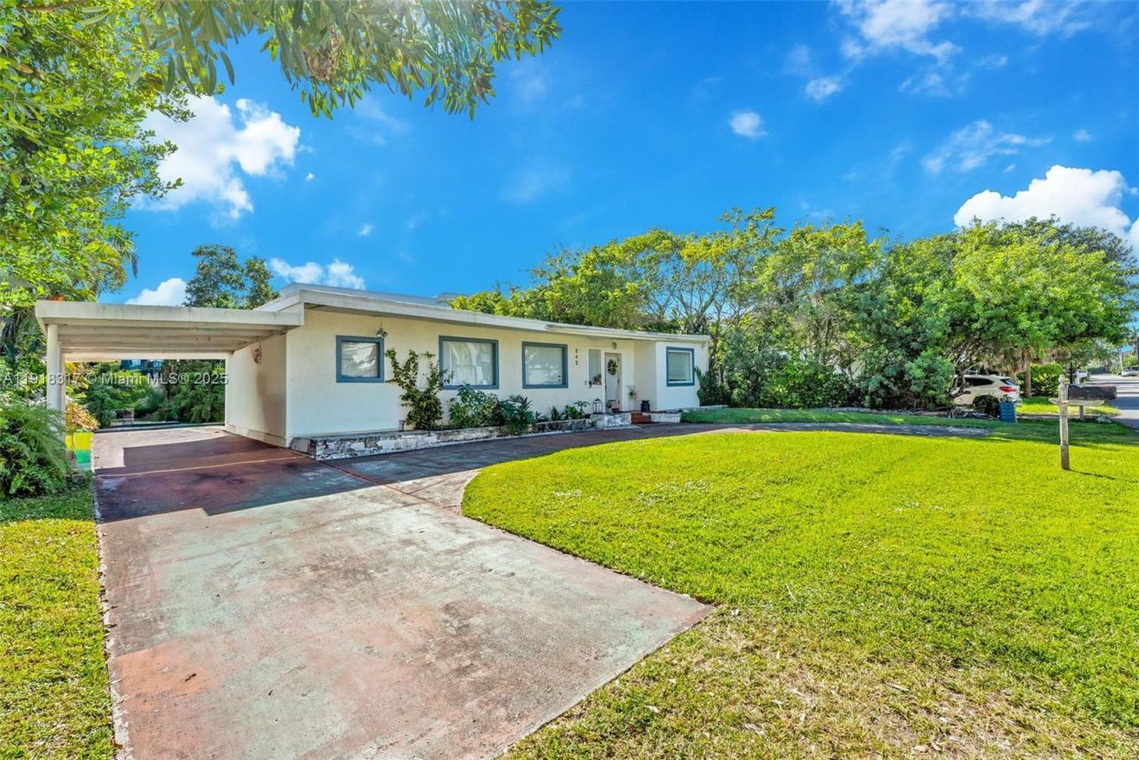 242 189th St, Sunny Isles Beach, FL 33160 Photo