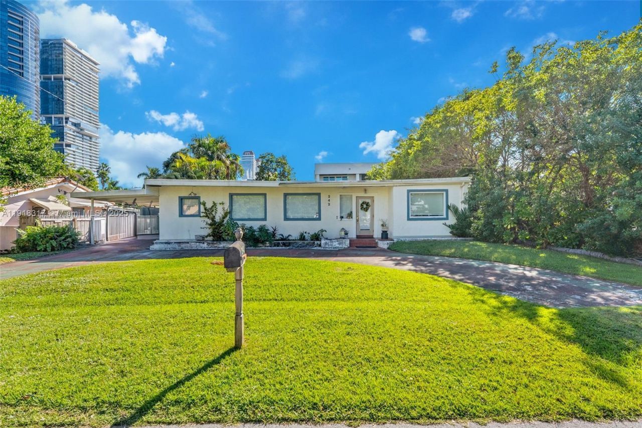 242 189th St, Sunny Isles Beach, FL 33160 Photo