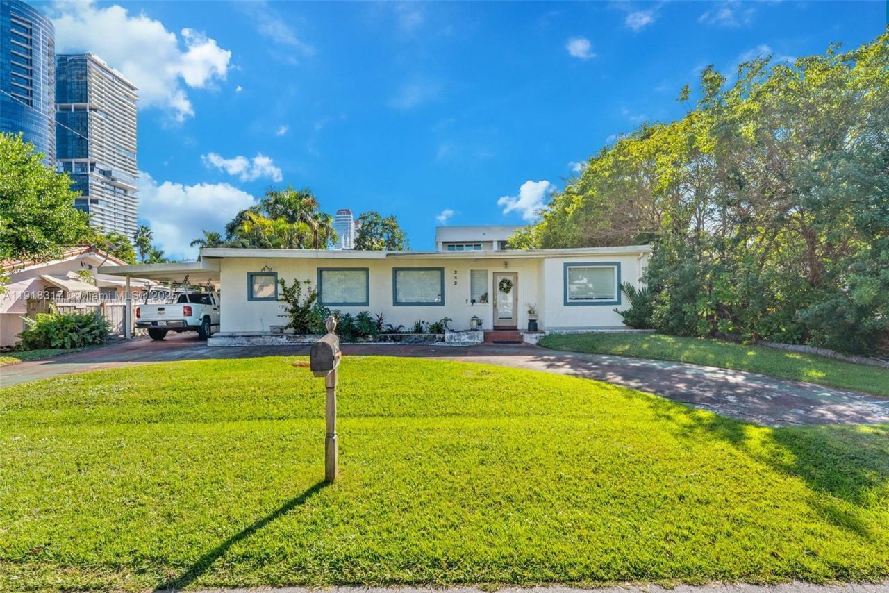 242 189th St, Sunny Isles Beach, FL 33160 Photo