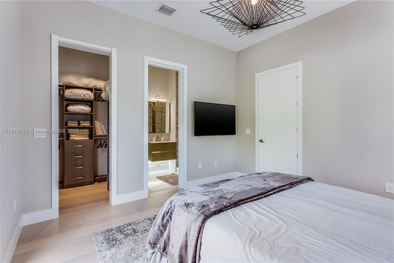 Please Call For Address, Miami, FL 33133 Photo