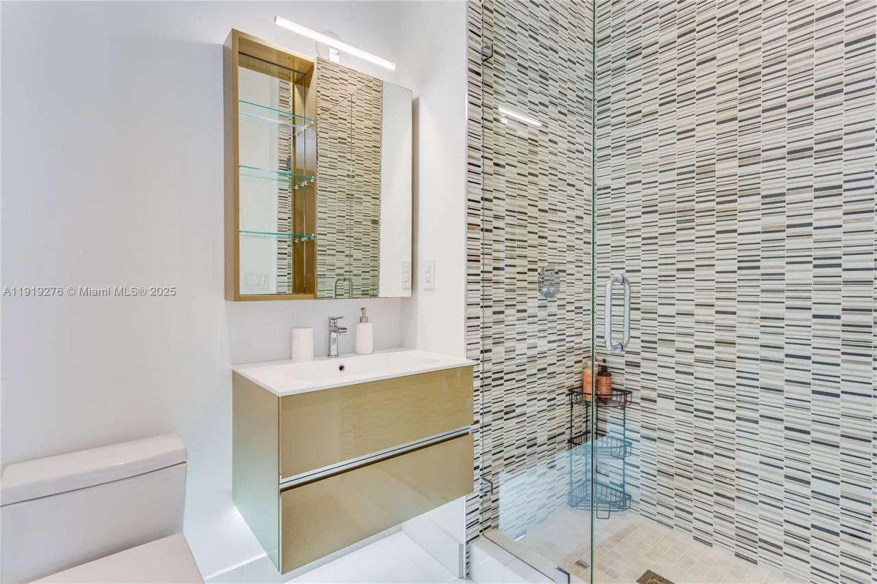 Please Call For Address, Miami, FL 33133 Photo