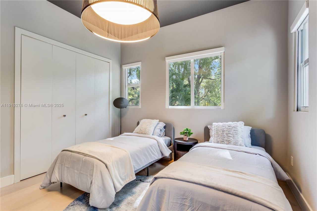 Please Call For Address, Miami, FL 33133 Photo