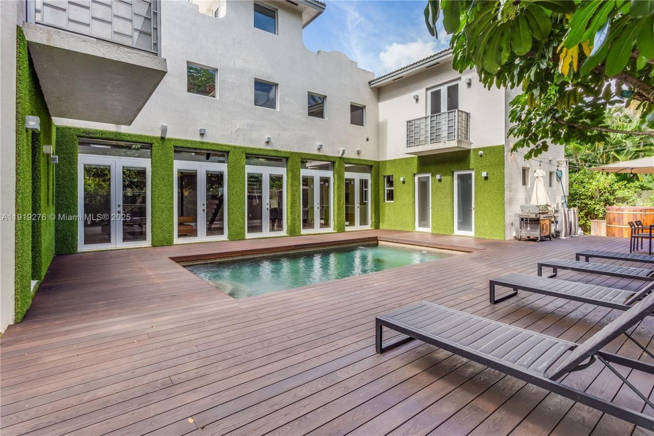 Please Call For Address, Miami, FL 33133 Photo