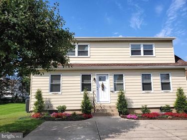 304 NEWPORT ROAD, BRISTOL, PA 19007