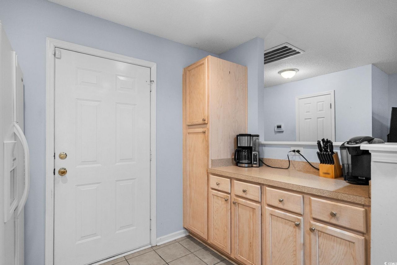 564 Uniola Dr. Photo 16