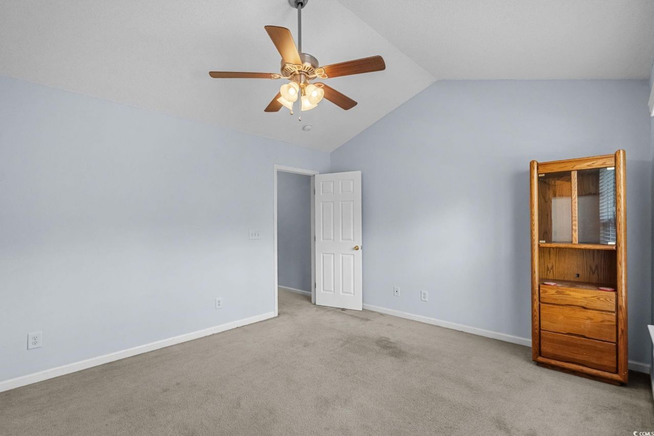 564 Uniola Dr. Photo 28