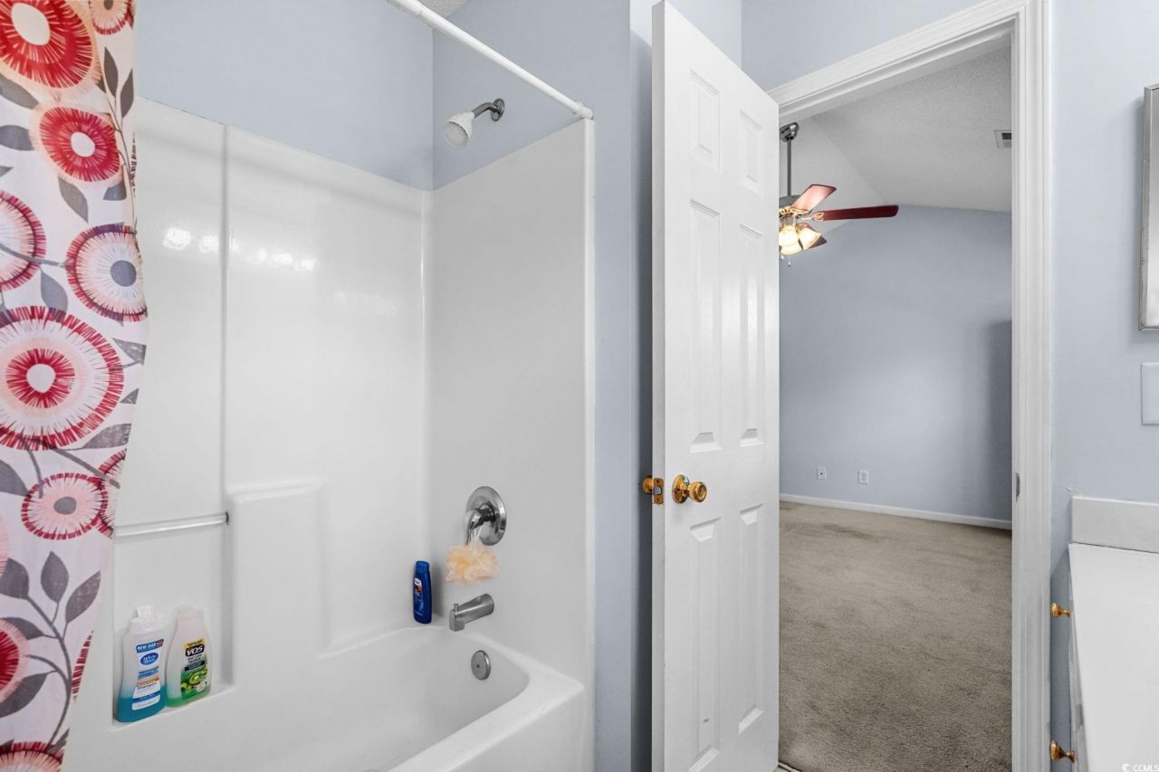 564 Uniola Dr. Photo 30